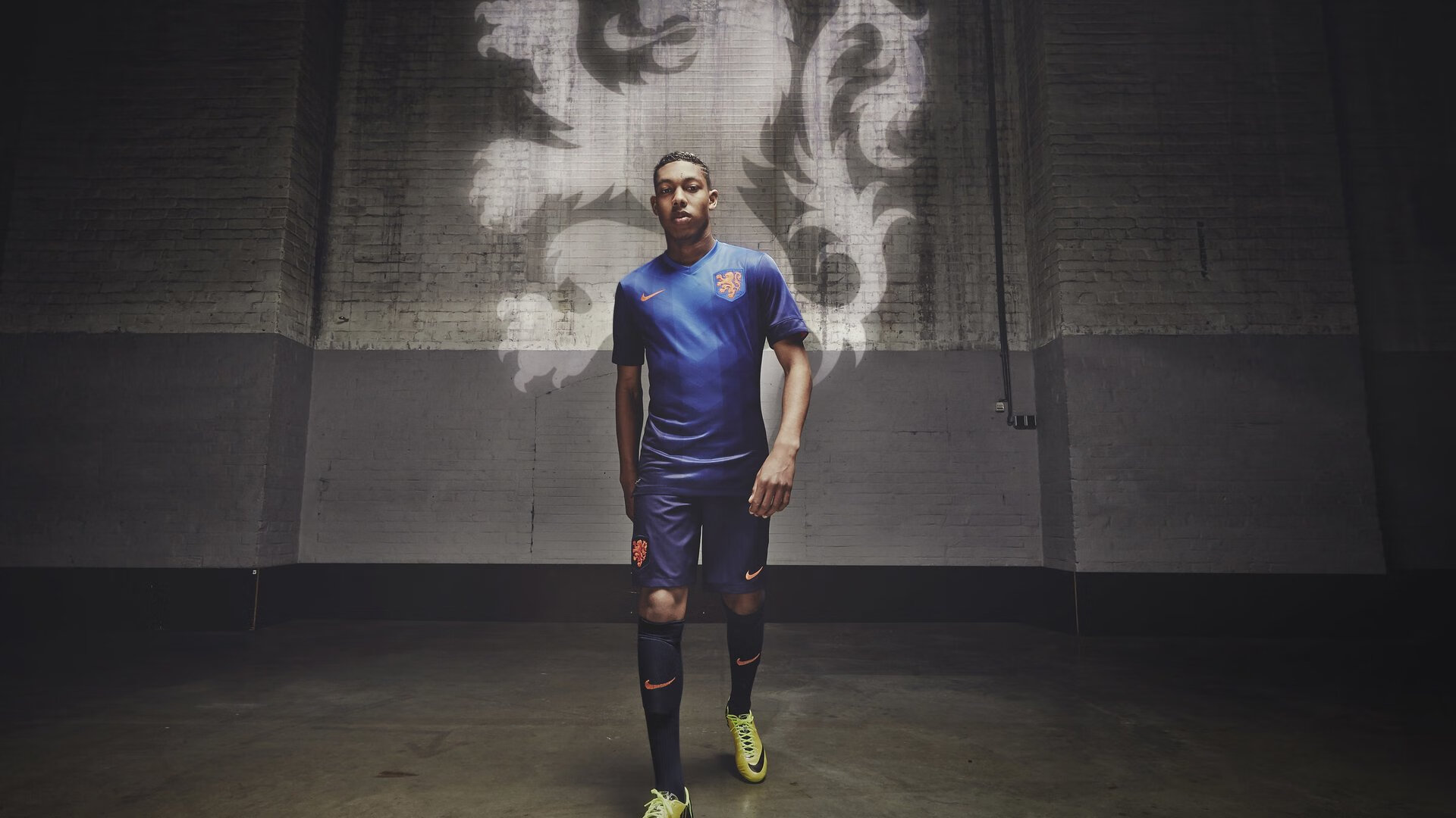 电竞赛场焦点！比利时队对阵意大利队，历史性突破，球队首次挺进决赛-九游云游戏入口